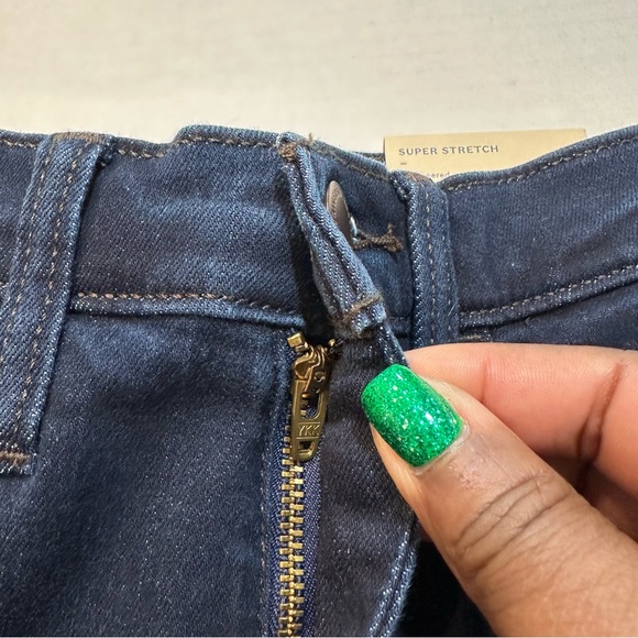 Universal Thread High Rise Ankle Bootcut Jeans Dark Wash, New w/ Tags, Size 6 - Picture 6 of 15